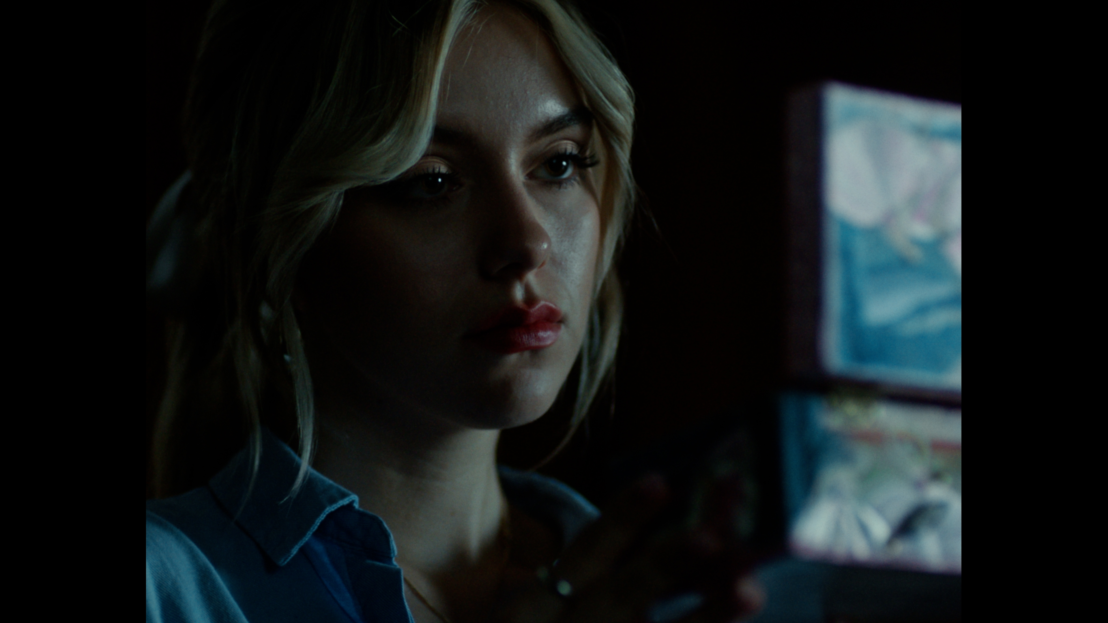 241211-EILEEN-PaperHearts-3840×2160-ProRes422HQ.00_00_15_13.Still009